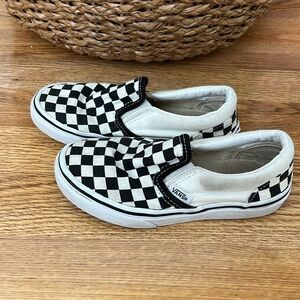 Girls size 13C black and white checkered vans.